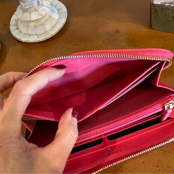 CHANEL Lambskin Quilted 19 Long Zipped Around Wallet Pink RARE - Picture 6 of 12